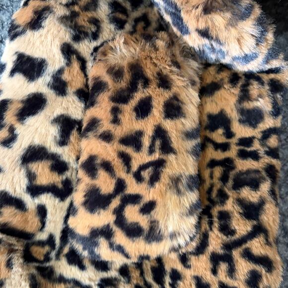 Apparis Revolve Jasper Scarf Leopard Faux Fur Animal Print Loop Brown Warm NWT - Picture 4 of 8